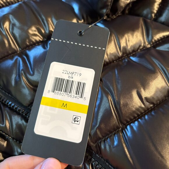 New Guess Packable Puffer Jacket Removable Hood  Stuff Sack M Black 22LMP719 - Picture 16 of 16